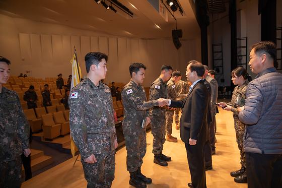 학군사관(ROTC) 62기 임관 축하 행사 참석